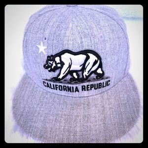Accessories - California Republic Snap-Back Flat-Bill Hat - Grey Accessories - California Republic Snap-Back Flat-Bill Hat - Grey